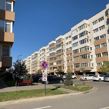 Lovely Bacau 1 Bedroom Apartment Exterior foto