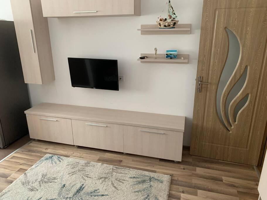 Lovely Bacau 1 Bedroom Apartment Exterior foto
