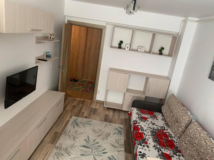 Lovely Bacau 1 Bedroom Apartment Exterior foto