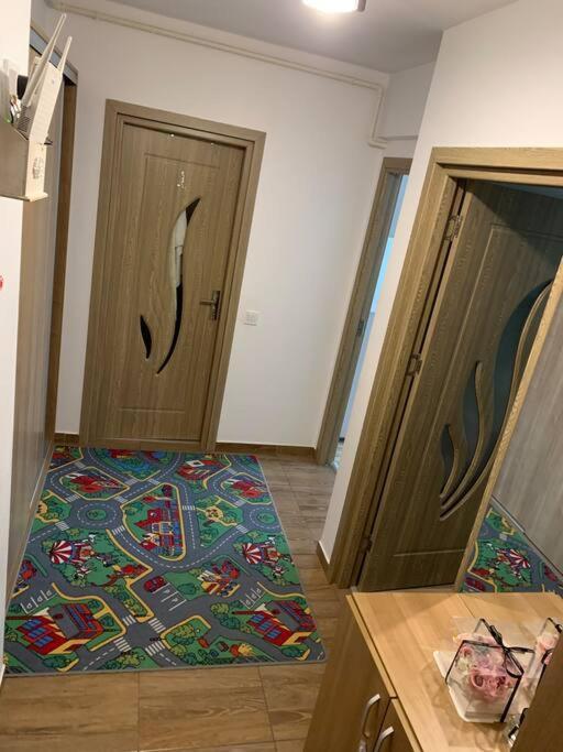 Lovely Bacau 1 Bedroom Apartment Exterior foto